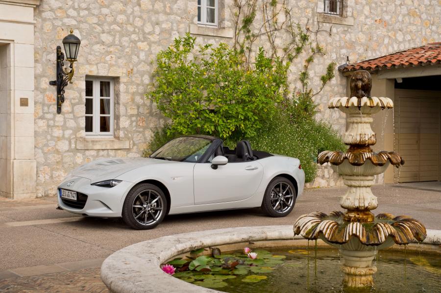  Mazda MX-5 Roadster 2014 года  (фото 43 из 62)